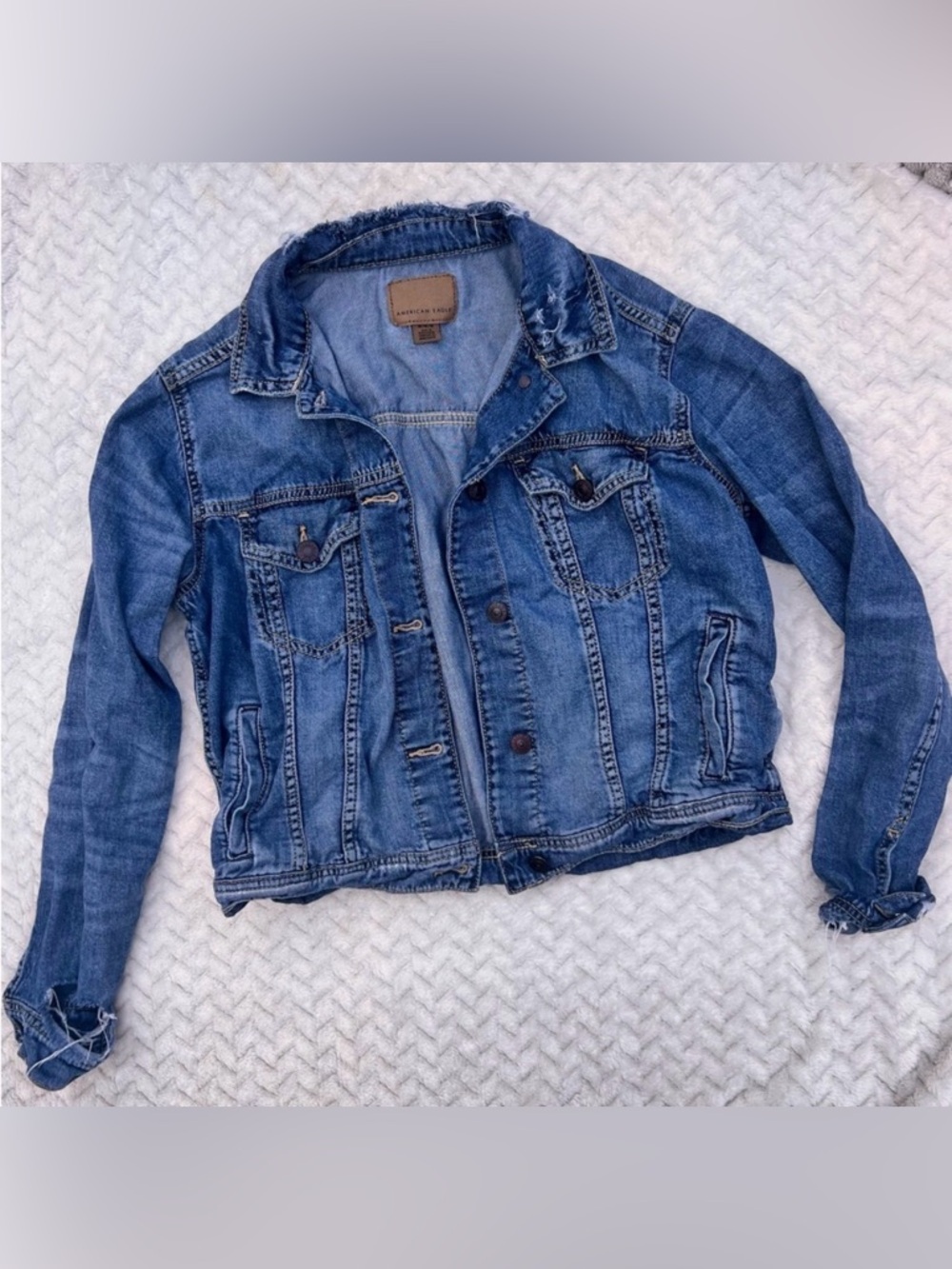 AEO Y2K Distressed Denim Women’s Medium Blue Jean Summer Jacket Normcore